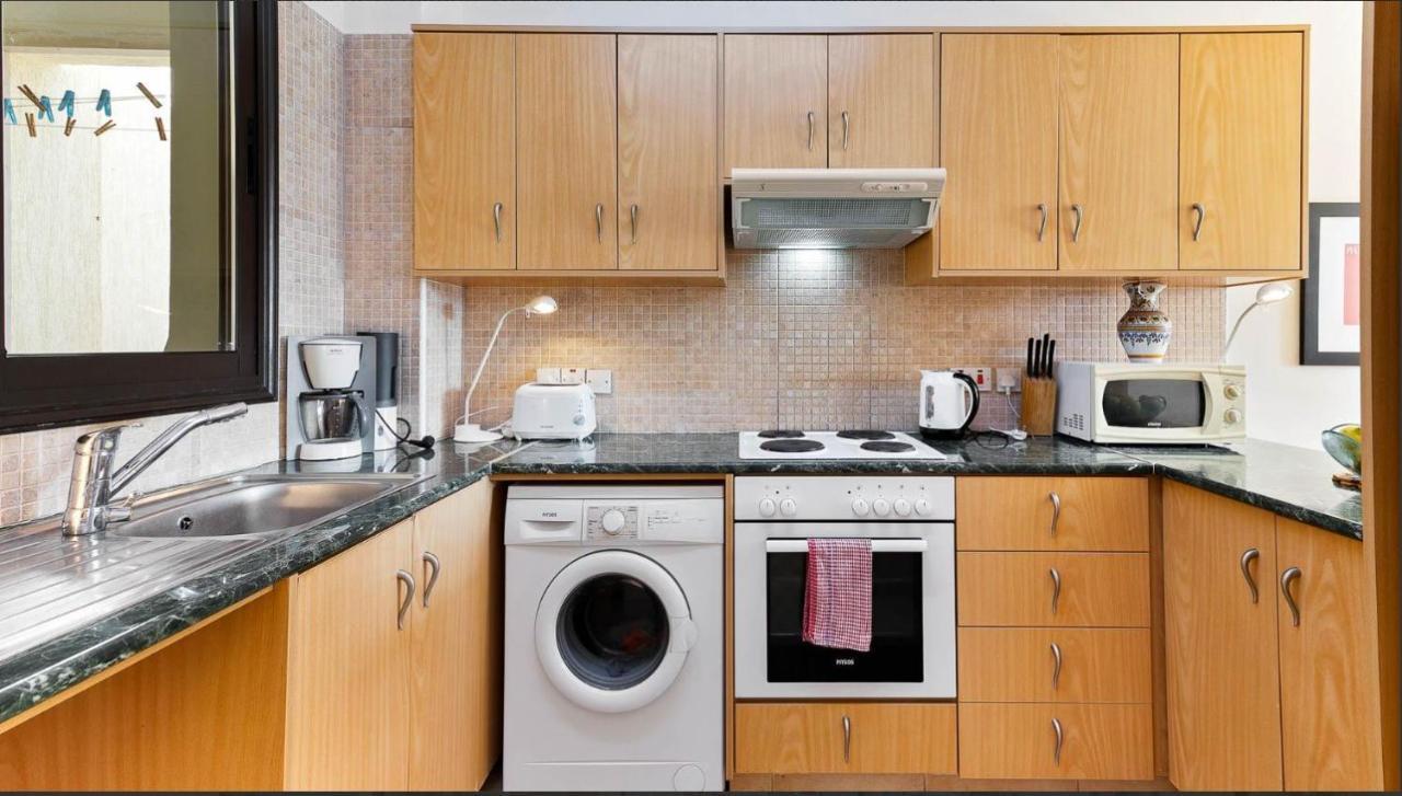 Spacious Contemporary Apartment 피조우리 외부 사진
