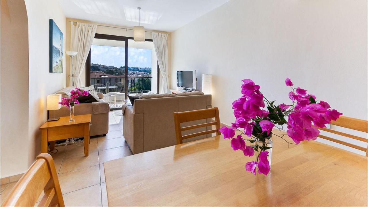 Spacious Contemporary Apartment 피조우리 외부 사진